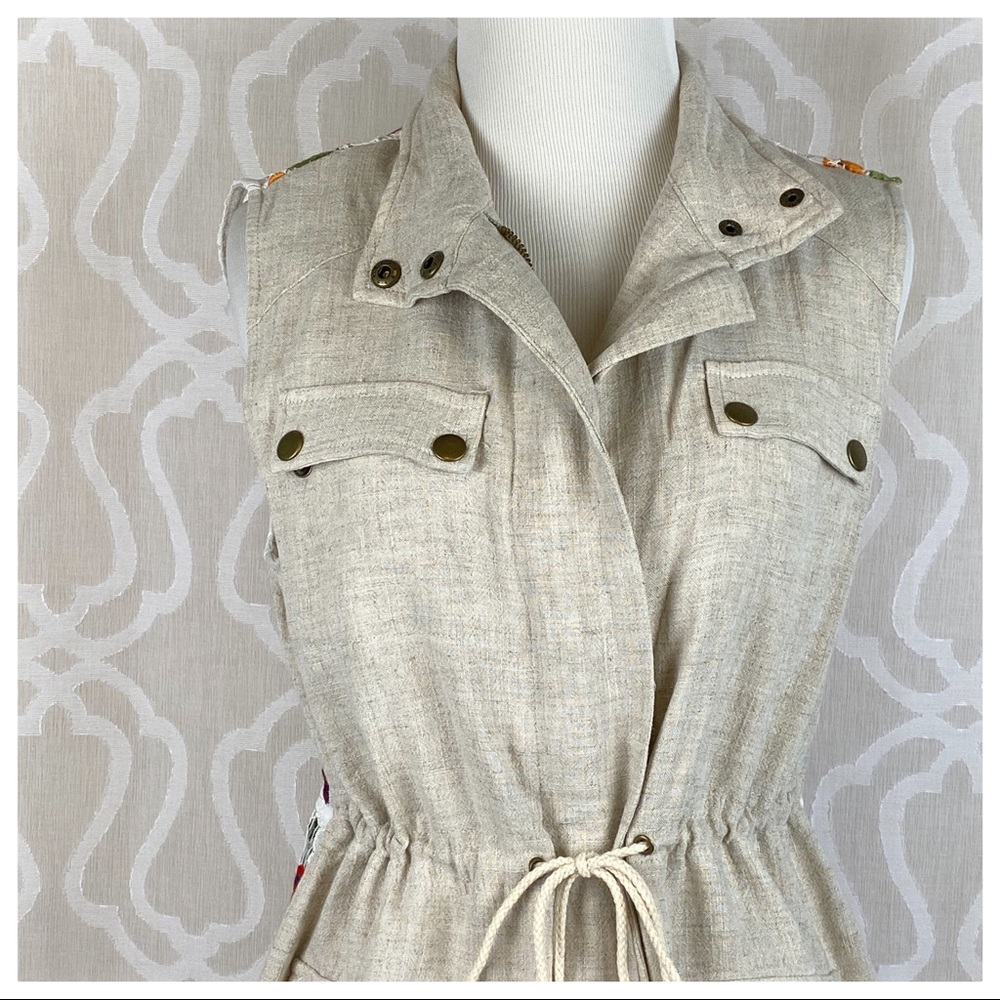 Floral Lace & Linen Military Style Vest - Picture 5 of 8